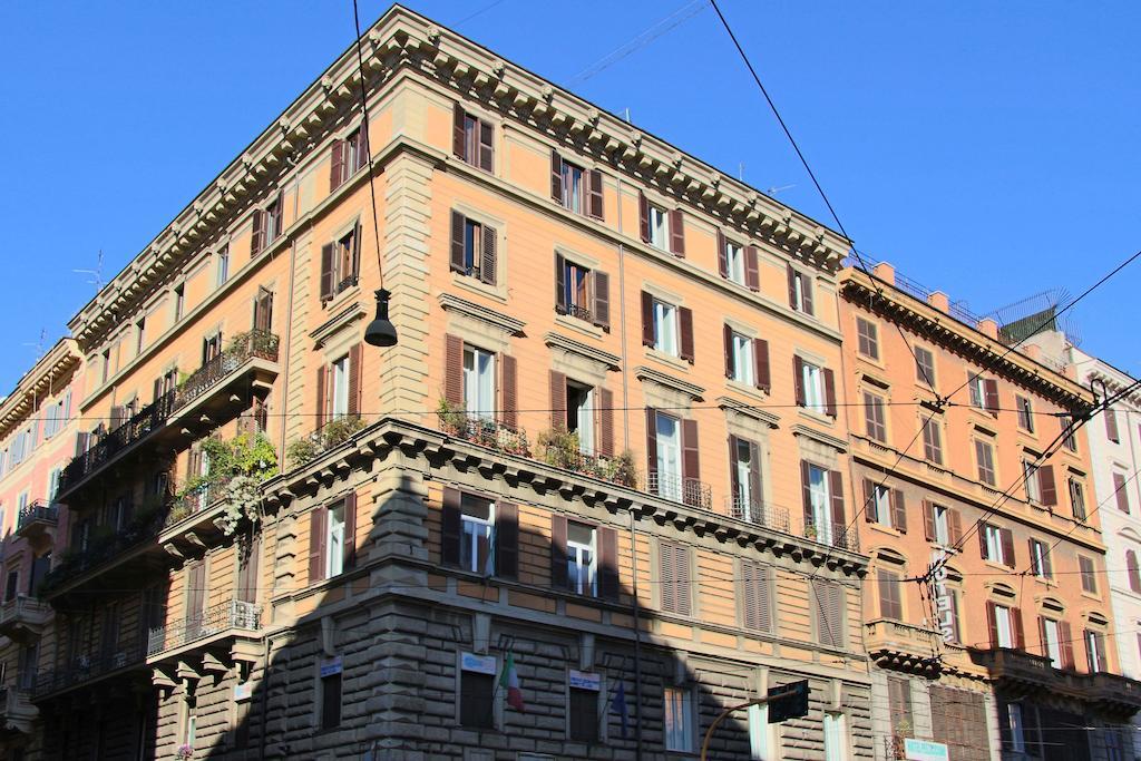 Da Sabrina Cavour 57 Apartment Рим Стая снимка